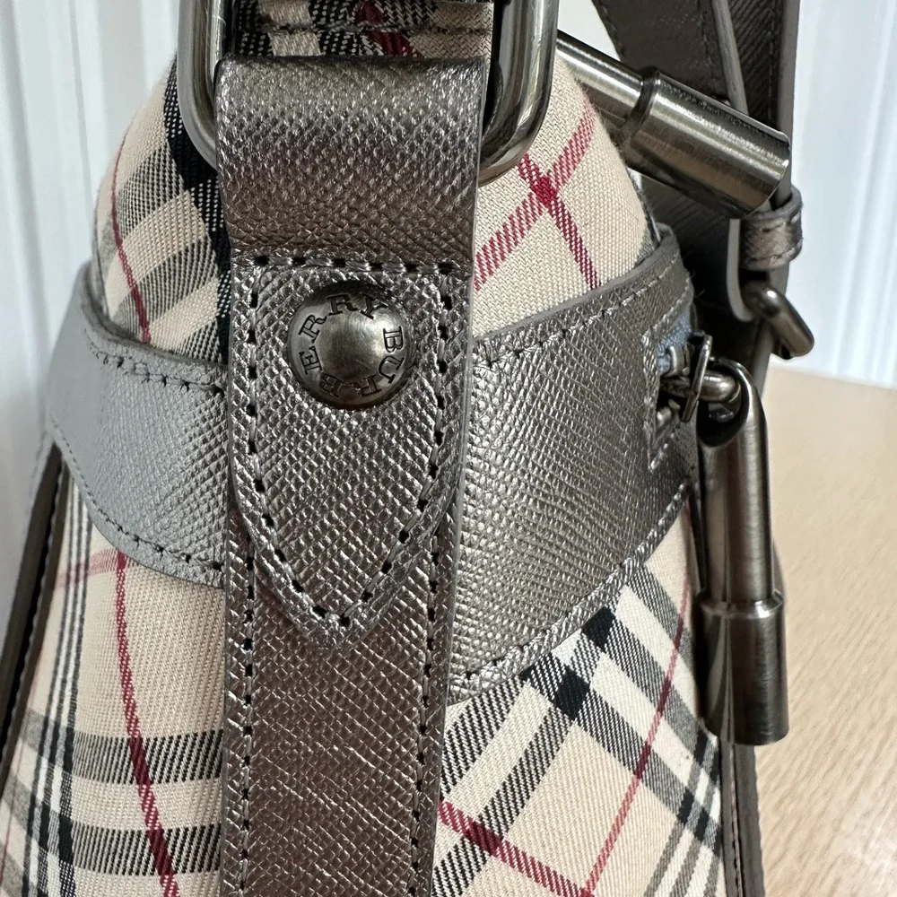 Burberry Plaid Shoulder Bag with Leather Accents, pre-loved Burberry Nova bag - Picture 9 of 16
